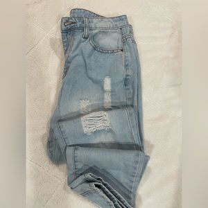 women’s ripped jeans